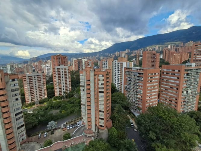 Apartaestudio en arriendo en Los Balsos, Medellín, 230 m² · foto 20 de 21