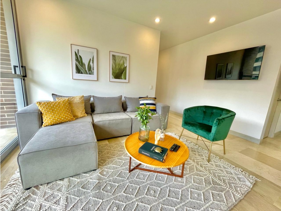 Apartamento en arriendo en El Poblado, Medellín · foto 3 de 24