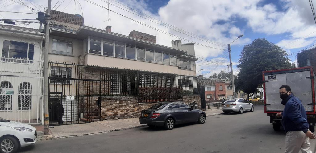Casa en venta en Las Americas, Bogotá · foto 2 de 24