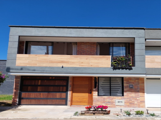 Casa de 3 alcobas en venta en La Ceja, 127 m² · foto 2 de 10