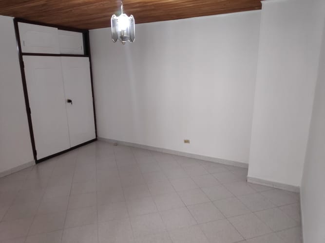 Apartamento de 3 alcobas en arriendo en Belén Rosales, Medellín, 85 m² · foto 2 de 13