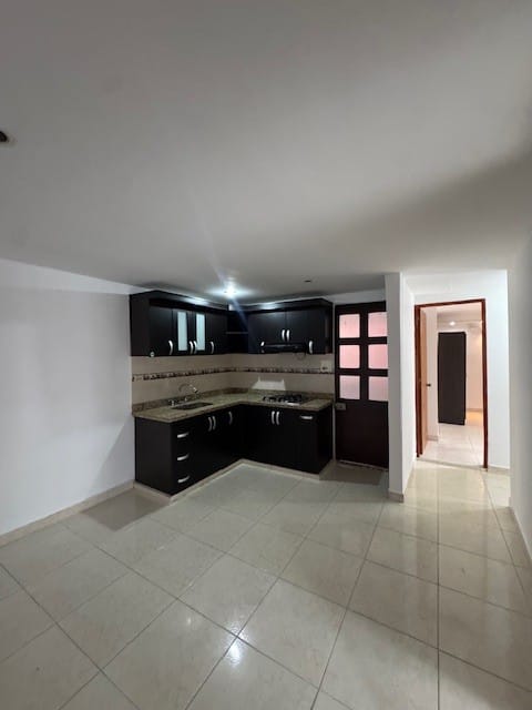 Apartamento de 4 alcobas en venta en Cabañas, Bello, 80 m² · foto 3 de 16