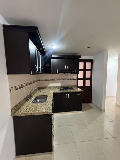 Apartamento de 4 alcobas en venta en Cabañas, Bello, 80 m² · foto 12 de 16