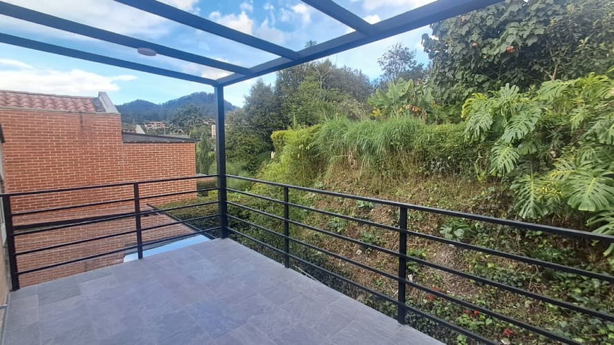 Casa de 5 alcobas en arriendo en Santa Elena, El Retiro, 200 m² · foto 4 de 22