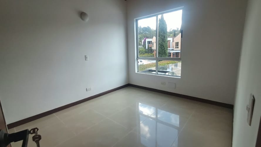 Casa de 5 alcobas en arriendo en Santa Elena, El Retiro, 200 m² · foto 5 de 22