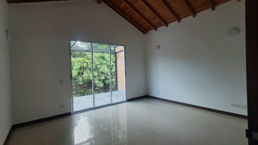 Casa de 5 alcobas en arriendo en Santa Elena, El Retiro, 200 m² · foto 8 de 22