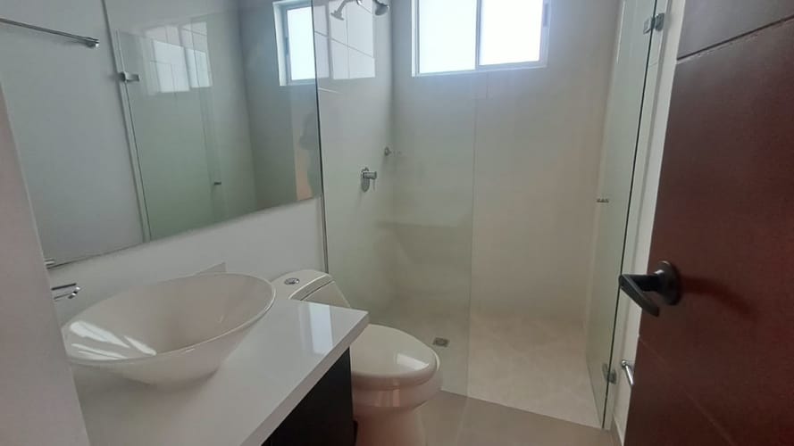 Casa de 5 alcobas en arriendo en Santa Elena, El Retiro, 200 m² · foto 9 de 22
