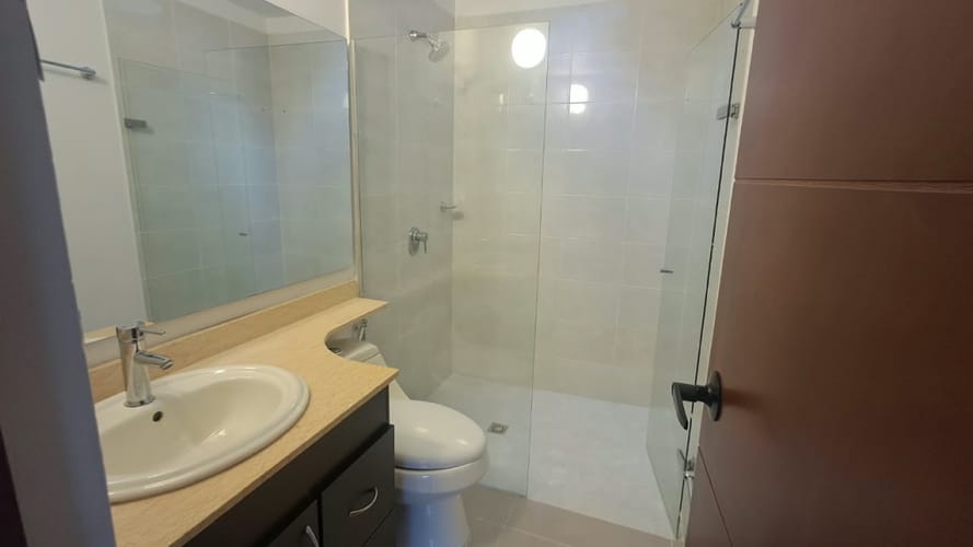 Casa de 5 alcobas en arriendo en Santa Elena, El Retiro, 200 m² · foto 11 de 22