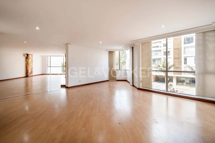 Apartamento en venta en La Carolina, Bogotá · foto 4 de 15