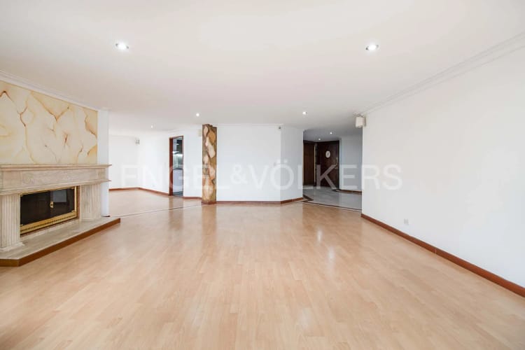Apartamento en venta en La Carolina, Bogotá · foto 2 de 15
