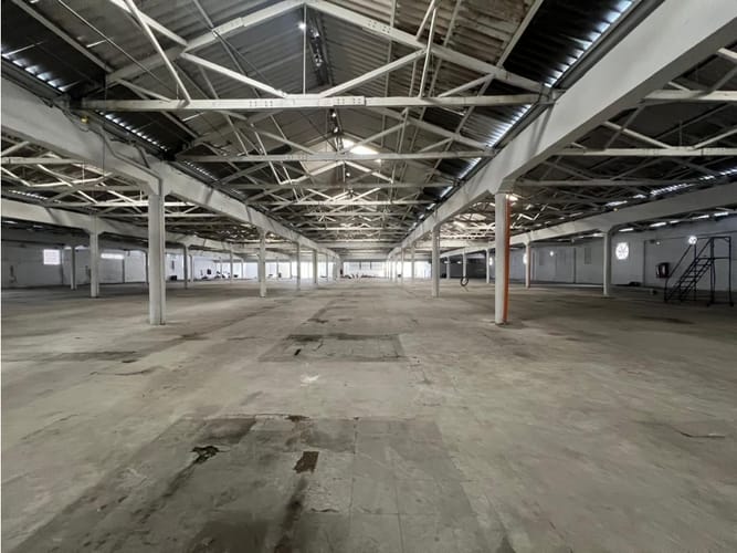 Bodega en arriendo en Zona Industrial No. 1, Itagüí, 3500 m² · foto 4 de 11