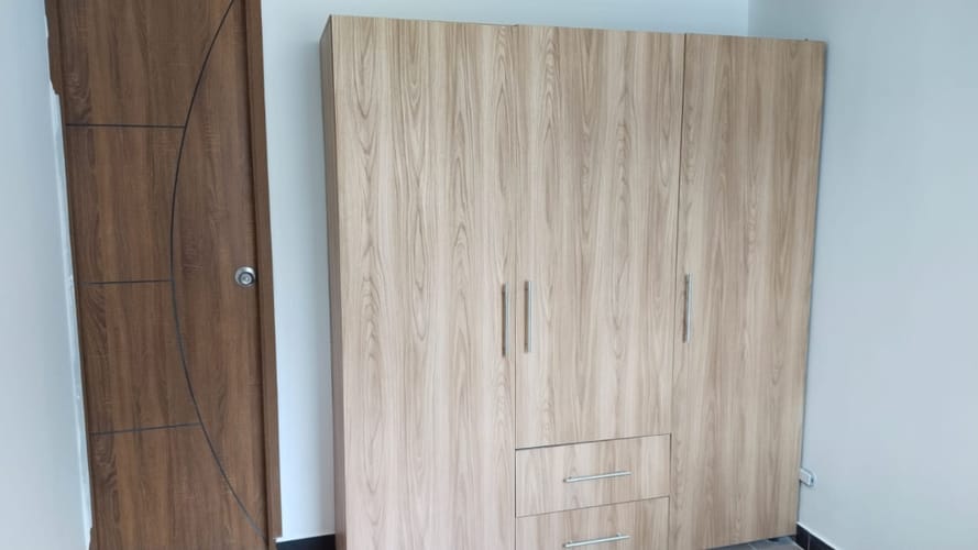 Apartamento de 3 alcobas en arriendo en San Pedro, Madrid, 46 m² · foto 3 de 9