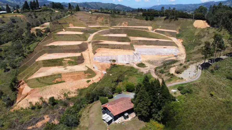 Lote en venta en San Jose, Guarne, 1474 m² · foto 5 de 11