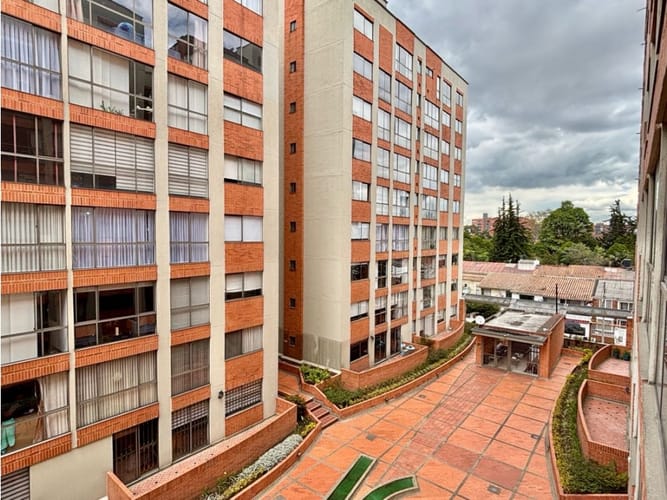 Apartamento de 2 alcobas en venta en La Floresta, Bogotá, 56 m² · foto 5 de 18
