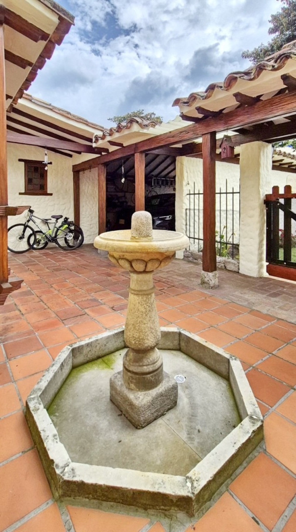 Casa en venta en Gratamira, Bogotá · foto 9 de 24
