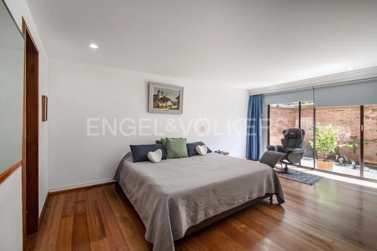 Apartamento de 3 alcobas en venta en Chicó Reservado, Bogotá, 224 m² · foto 7 de 14