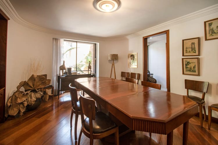Apartamento de 3 alcobas en venta en Chicó Reservado, Bogotá, 224 m² · foto 2 de 14