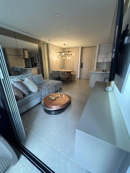 Apartamento de 2 alcobas en venta en Loma De Las Brujas, Envigado, 74 m² · foto 2 de 13