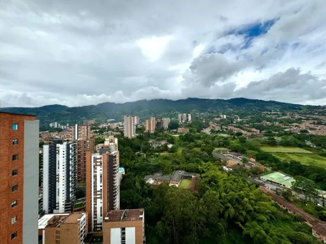 Apartamento de 3 alcobas en venta en Ditaires, Itagüí, 88 m² · foto 9 de 24