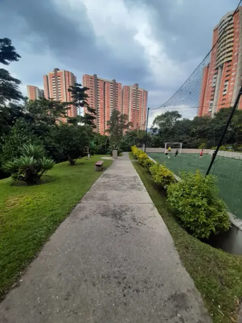 Apartamento de 3 alcobas en venta en Ditaires, Itagüí, 88 m² · foto 24 de 24