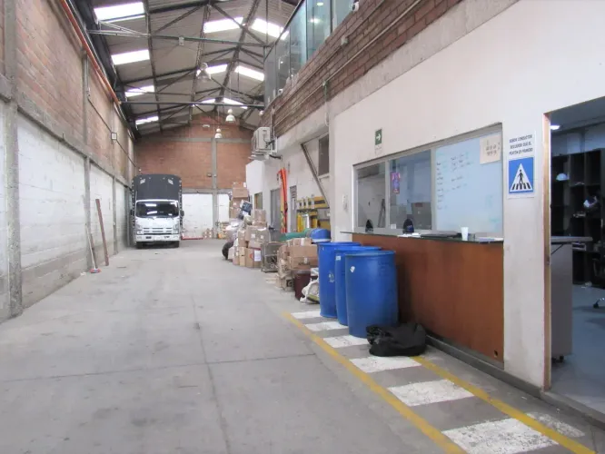 Bodega en arriendo en El Chagualo, Medellín, 500 m² · foto 2 de 14
