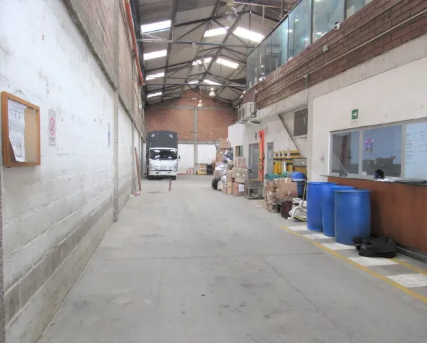 Bodega en arriendo en El Chagualo, Medellín, 500 m² · foto 3 de 14