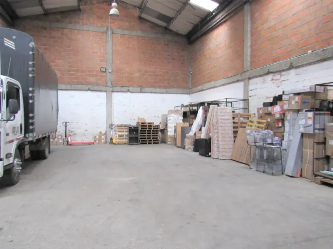 Bodega en arriendo en El Chagualo, Medellín, 500 m² · foto 12 de 14
