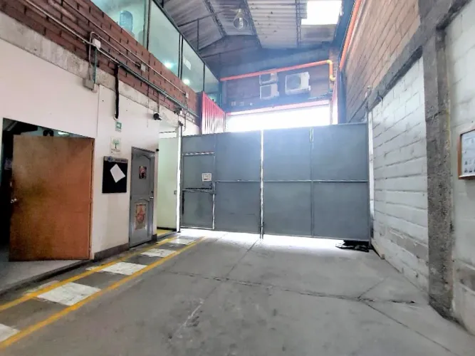 Bodega en arriendo en El Chagualo, Medellín, 500 m² · foto 14 de 14
