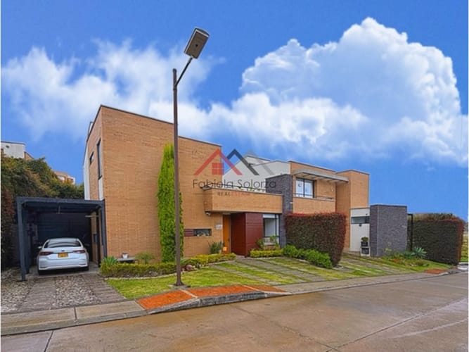 $1.570.000.000 en Chuntame