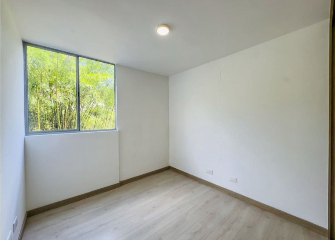 Apartamento en venta en Loma Del Escobero, Envigado · foto 9 de 12