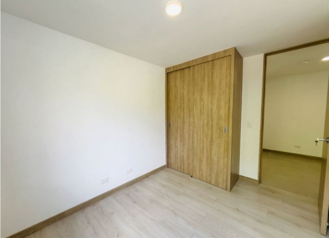Apartamento en venta en Loma Del Escobero, Envigado · foto 7 de 12
