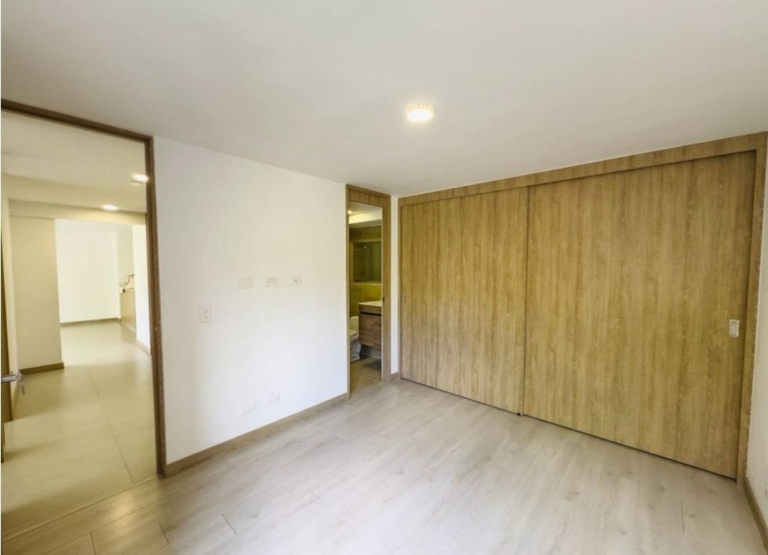 Apartamento en venta en Loma Del Escobero, Envigado · foto 10 de 12