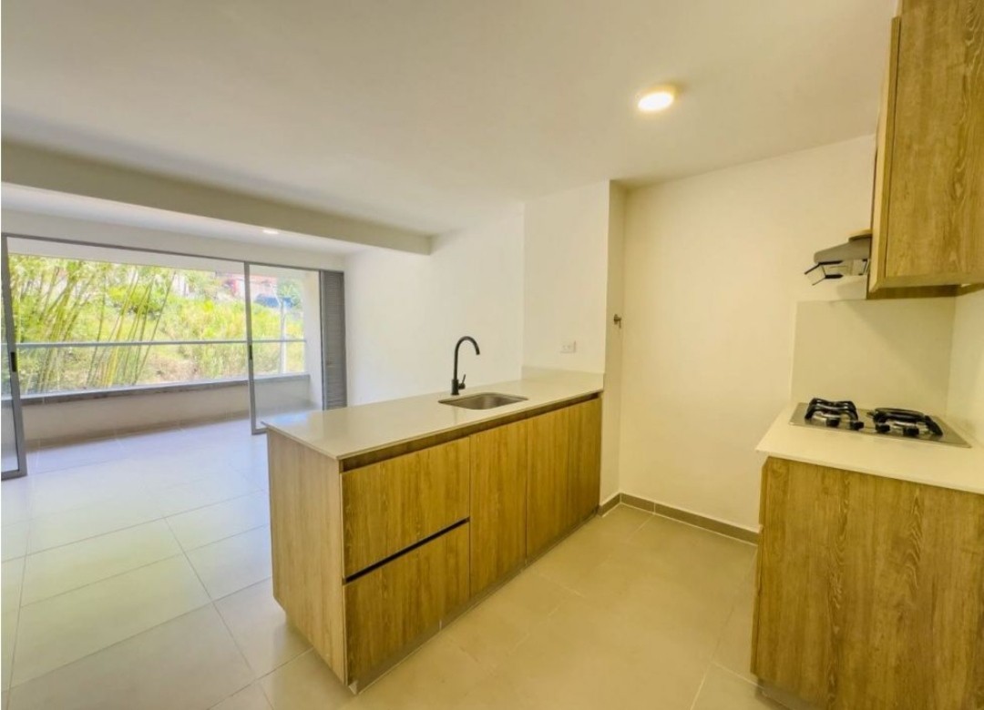 Apartamento en venta en Loma Del Escobero, Envigado · foto 3 de 12