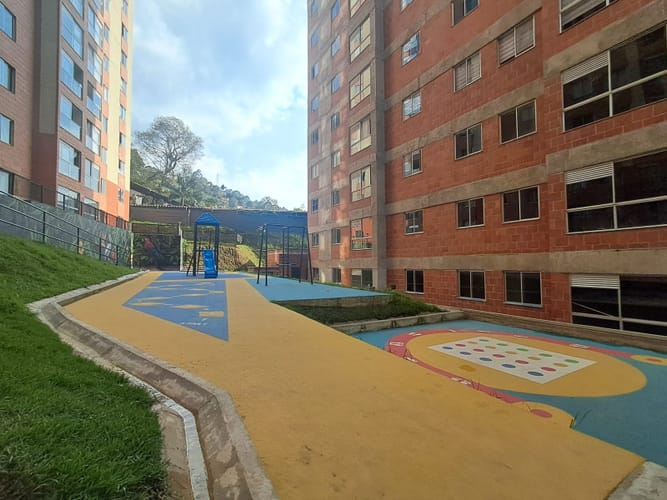 Apartamento de 2 alcobas en venta en Pan De Azucar, La Estrella, 52 m² · foto 2 de 16