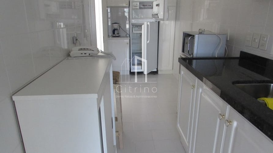 ALQUILER APTO ANUAL PRIMERA LINEA · Photo 5