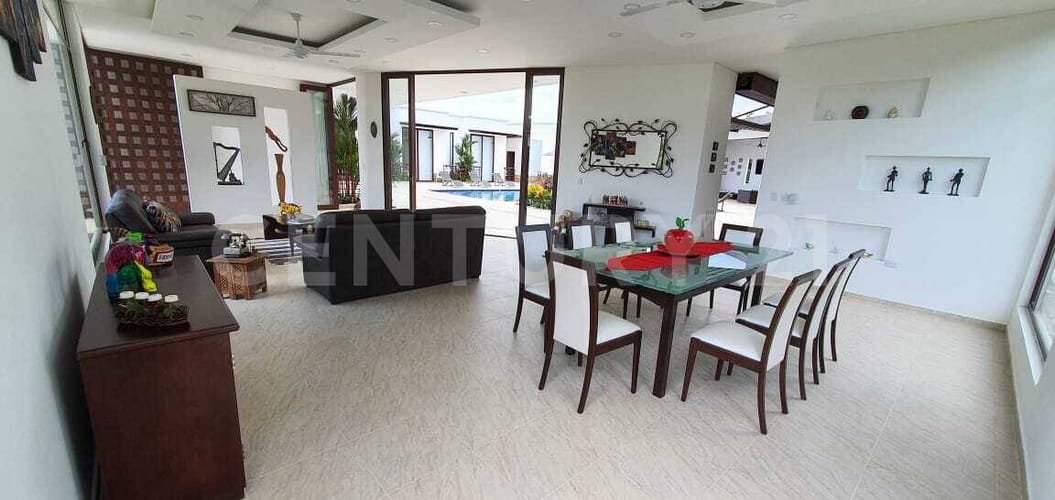 Casa de 9 alcobas en venta en Alto De Pompeya, Villavicencio, 650 m² · foto 3 de 20