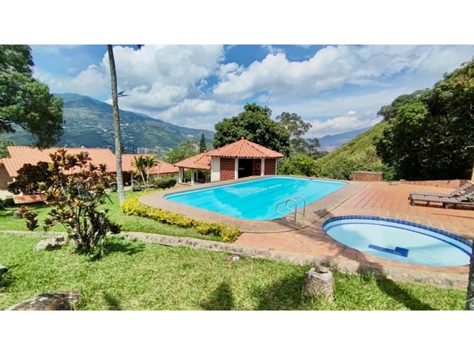 Casa de 4 alcobas en venta en Villa Nueva Alta, Copacabana, 594 m² · foto 5 de 24