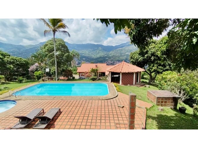 Casa de 4 alcobas en venta en Villa Nueva Alta, Copacabana, 594 m² · foto 6 de 24