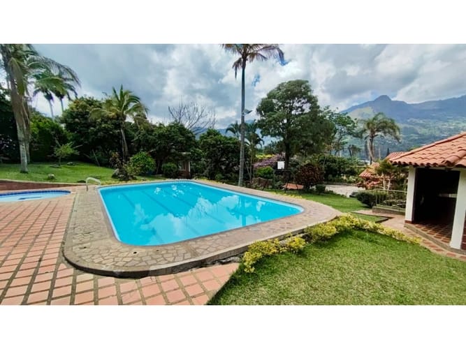 Casa de 4 alcobas en venta en Villa Nueva Alta, Copacabana, 594 m² · foto 7 de 24