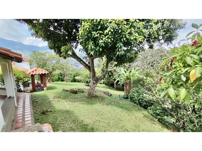 Casa de 4 alcobas en venta en Villa Nueva Alta, Copacabana, 594 m² · foto 9 de 24