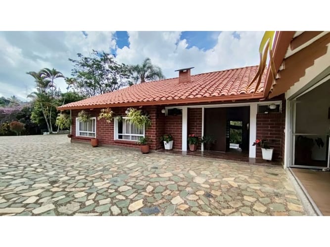 Casa de 4 alcobas en venta en Villa Nueva Alta, Copacabana, 594 m² · foto 13 de 24
