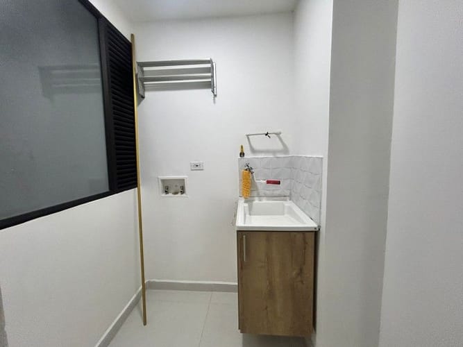 Apartamento de 2 alcobas en arriendo en Boston, Medellín · foto 7 de 7