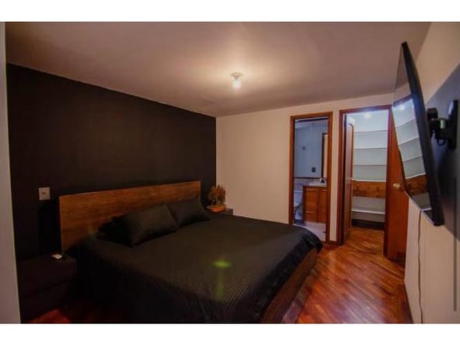 Apartamento de 2 alcobas en venta en El Poblado, Medellín, 80 m² · foto 3 de 12