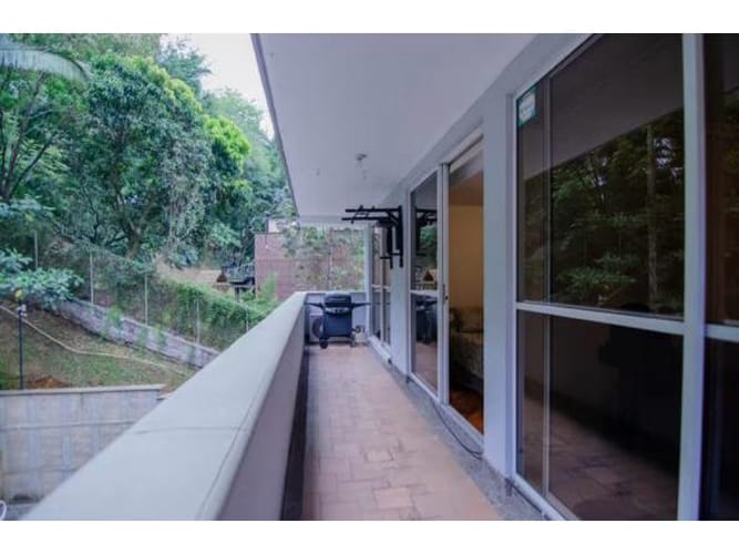 Apartamento de 2 alcobas en venta en El Poblado, Medellín, 80 m² · foto 5 de 12