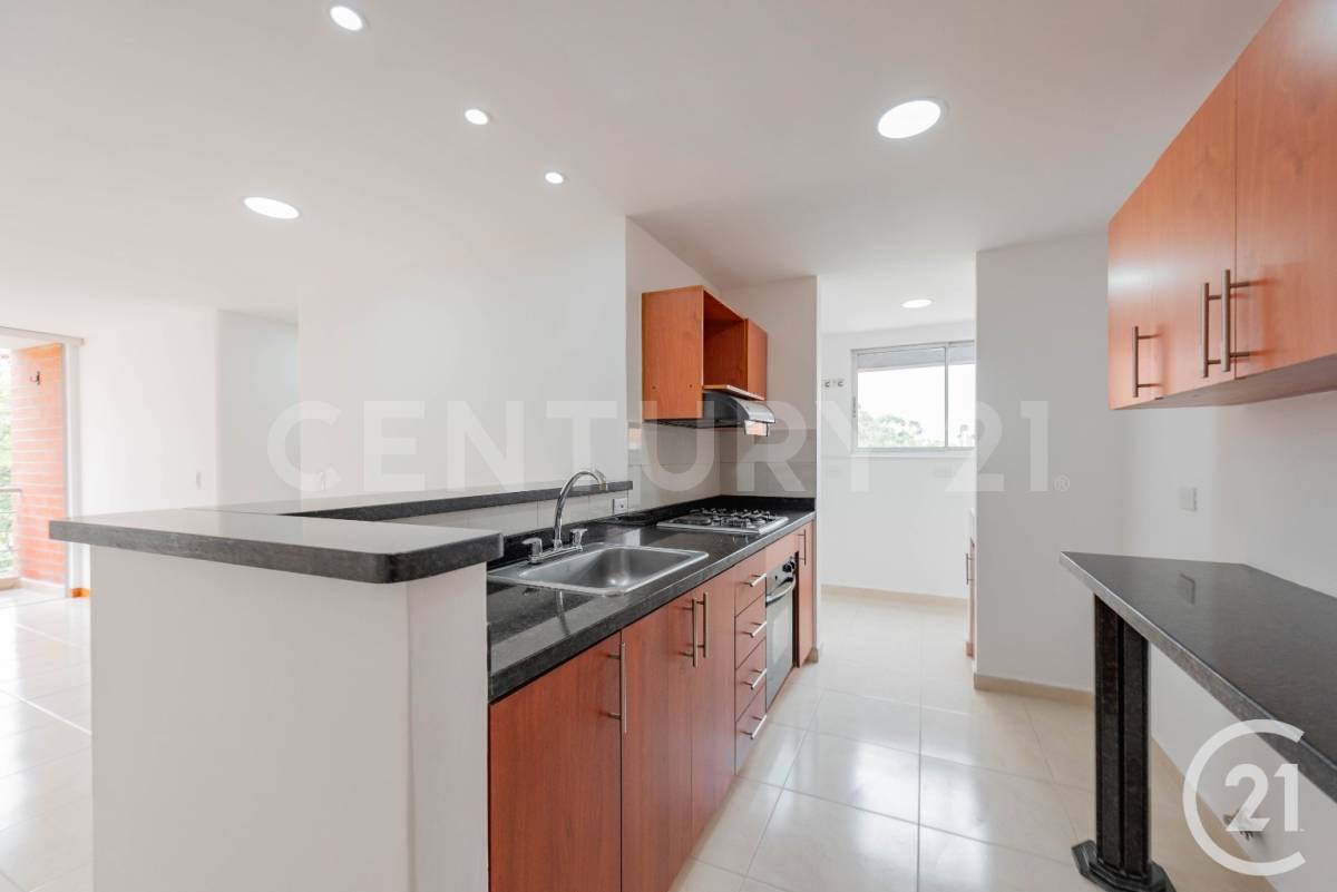 Apartamento en venta en Uribe Angel, Envigado · foto 2 de 24