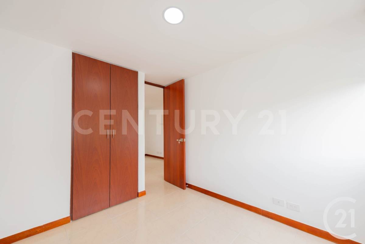 Apartamento en venta en Uribe Angel, Envigado · foto 7 de 24