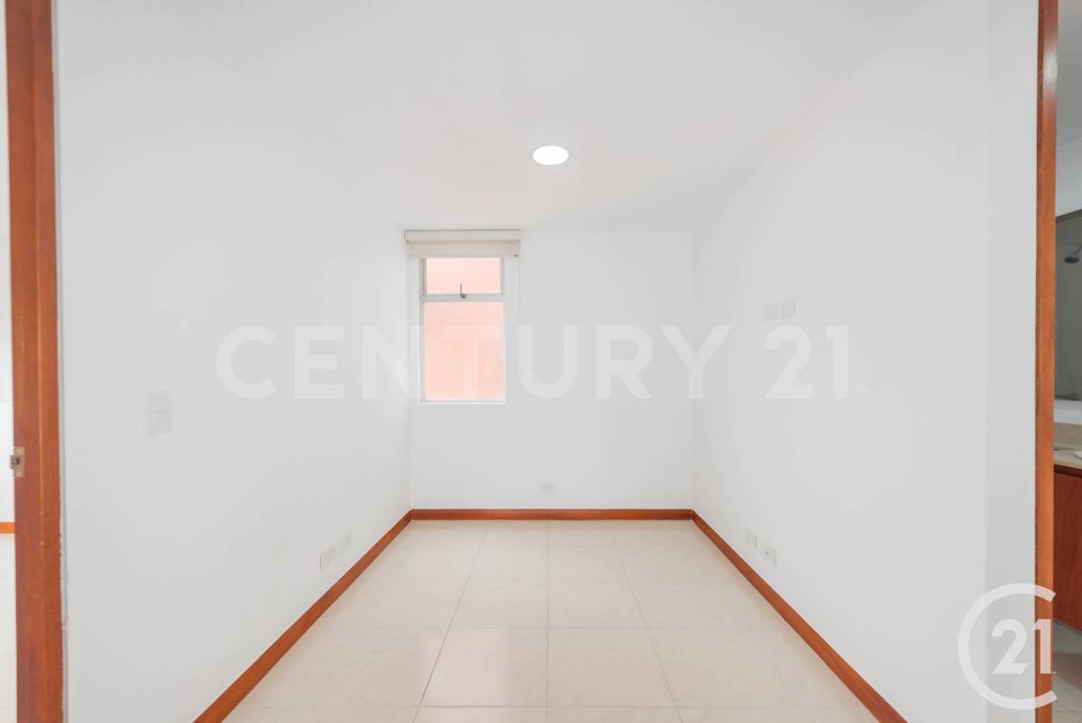 Apartamento en venta en Uribe Angel, Envigado · foto 8 de 24