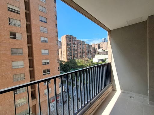 Apartamento de 2 alcobas en arriendo en Ciudad Del Río, Medellín, 65 m² · foto 9 de 18