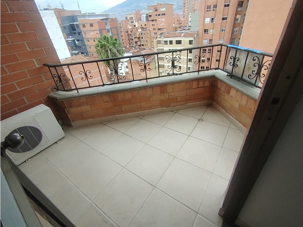 Apartaestudio en arriendo en Laureles, Medellín · foto 5 de 9