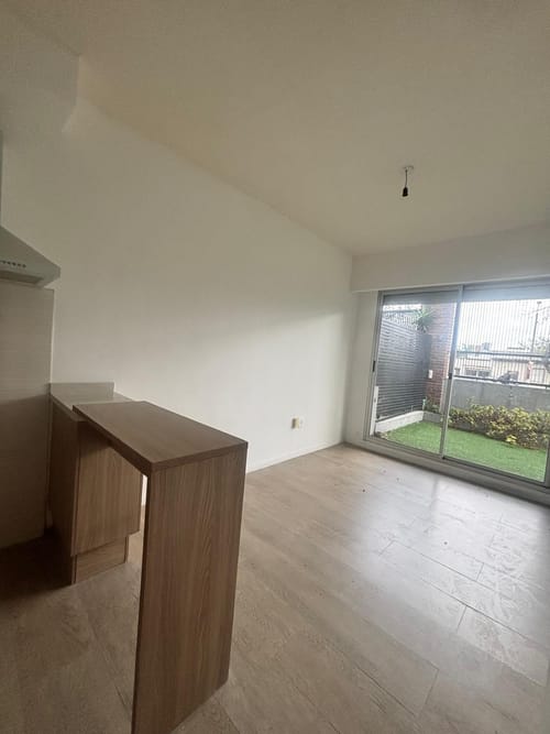 Alquiler 2 Dormitorios Con Enorme Patio Exclusivo - La Blanqueada · Foto 5